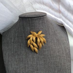 Vintage Crown Trifari  gold tone leaf brooch